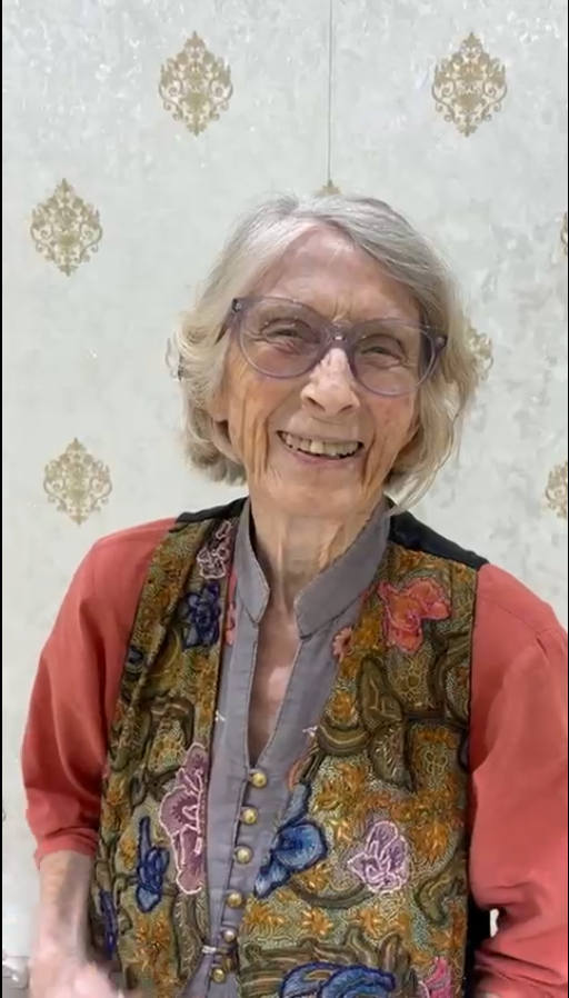 Mrs.Patricia From USA (age - 88y)